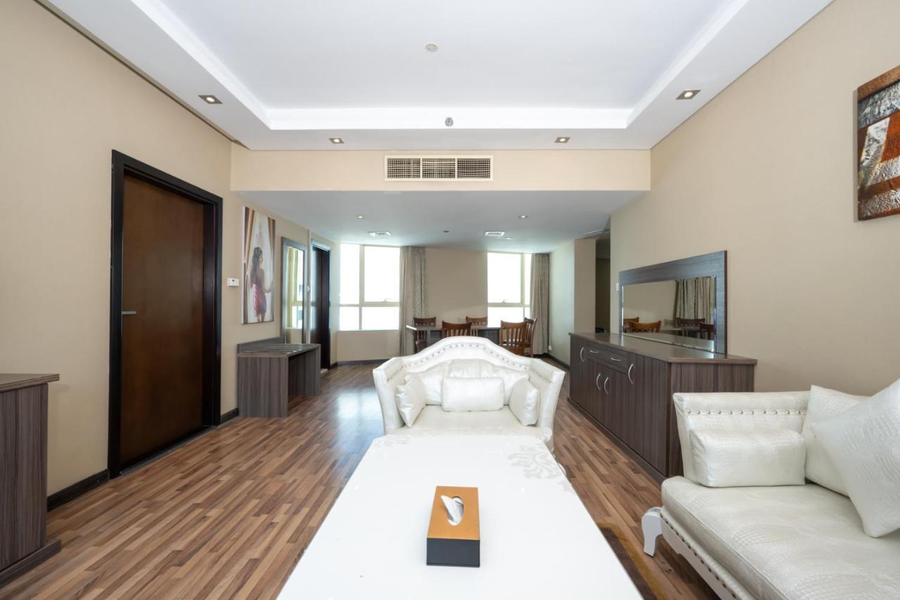 Pearl Swiss Готель